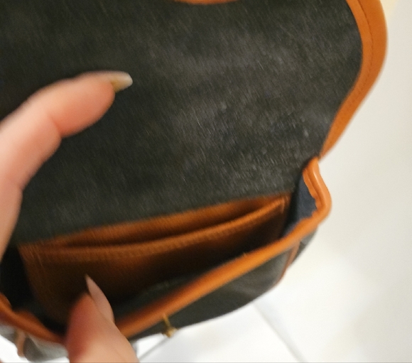 Dooney & Bourke Black and Tan Crossbody Bag - Picture 4 of 9